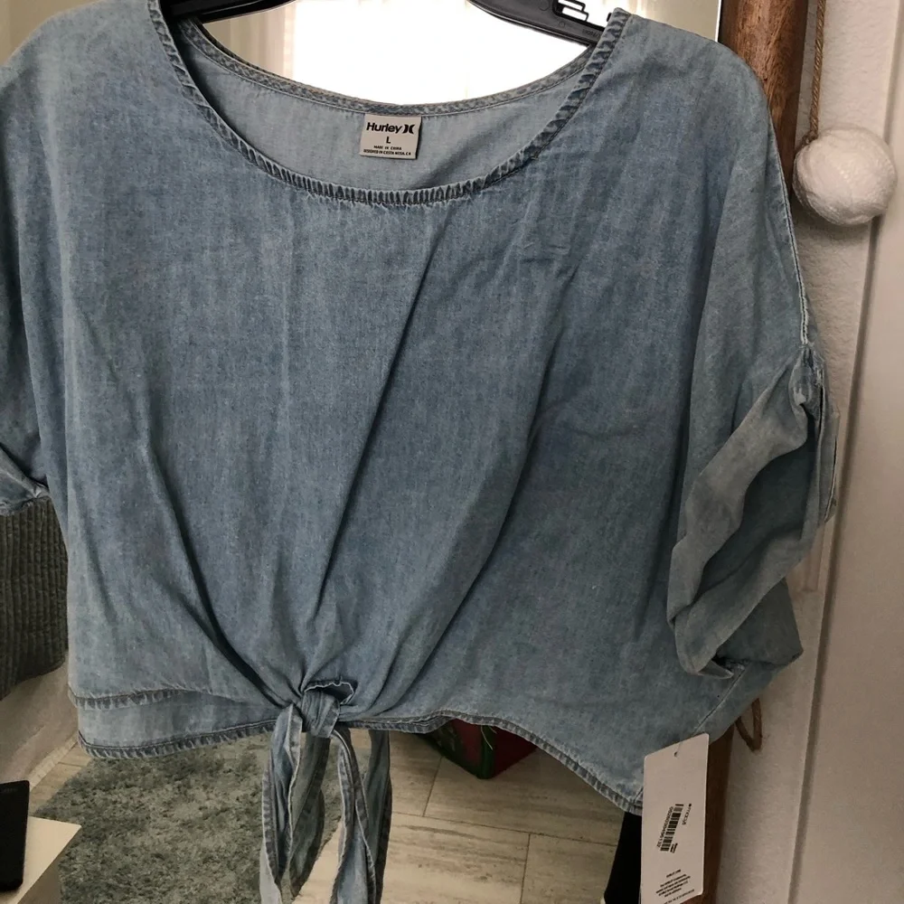 Hurley Denim Crop Top Tie Front (Large) - Picture 3 of 3